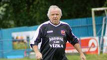 Nejen skvělý fotbalista, ale také výborný bavič, to je československý internacionál Ladislav Vízek.