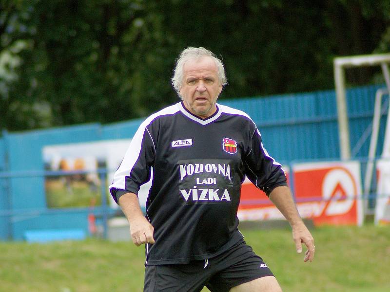 Nejen skvělý fotbalista, ale také výborný bavič, to je československý internacionál Ladislav Vízek.