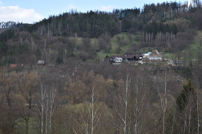 Nádherná příroda, vyhlídková místa a skvělá kuchyně. Na to lákali Šťastní z Víru turisty ze široka daleka. Upravovali cesty a vydávali pohlednice.