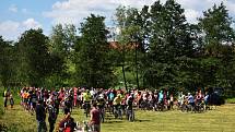 Start! Na trať běhu FreeRun 2017 nakonec vyrazilo 146 lidí. Letos ale budou mít cyklisté a běžci s chodci start oddělený.