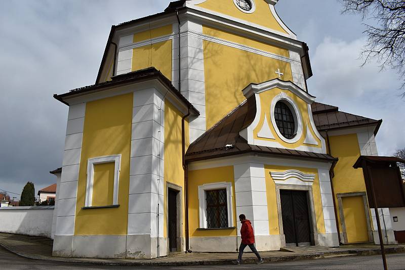 Obec Obyčtov.