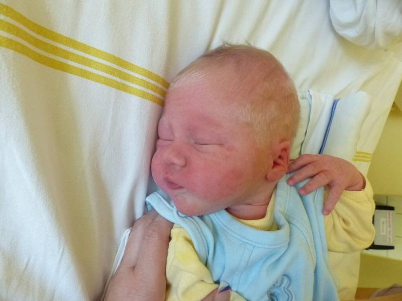 Adam Sobotka, Žďár nad Sázavou, 21.8. 2014, 3310 g, 51 cm