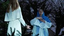 Představení má ve Ždáře více než dvacetiletou tradici. A ani letos si hraný příběh o narození Ježíše nenechaly ujít davy diváků.