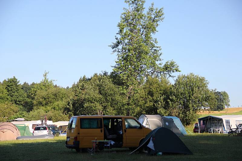 Na Novoměstku jsou oblíbené kempy u rybníků Medlov a Sykovec.