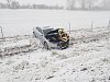 Sníh, uvízlé kamiony a padesát nehod. Na Vysočinu přišla zima