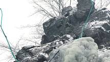 Vírská ledová stěna je v zimě oblíbeným cílem horolezců.
