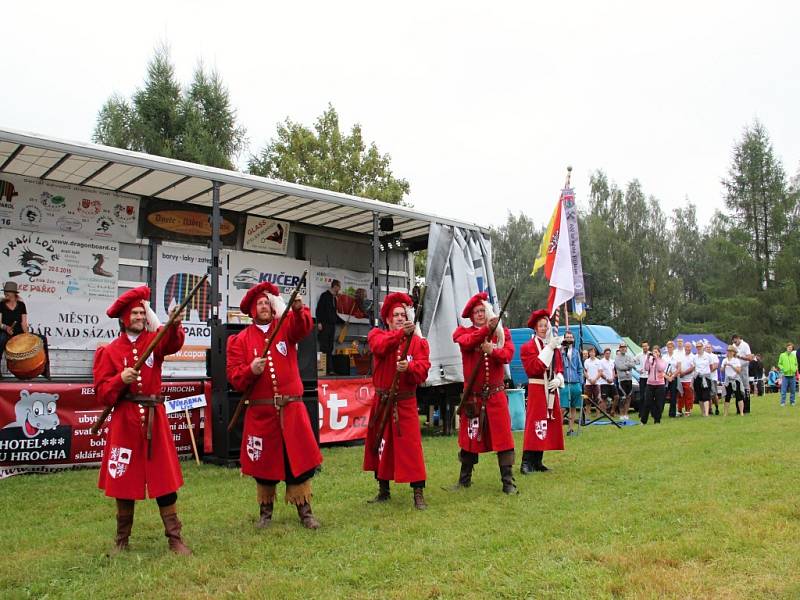 Pilská nádrž se stala dějištěm 10. ročníku závodu Dračí lodě Velké Dářko. 