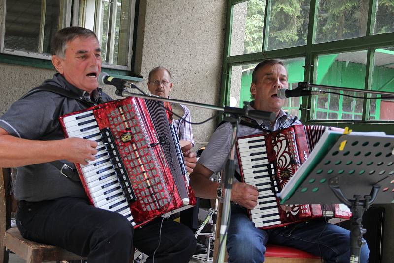 Na své si na akci přijdou milovníci harmonik a heligonek i náruživí tanečníci.