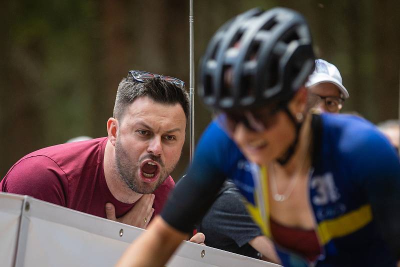 Závod Světového poháru v cross country horských kol, kategorie elite ženy, v Novém Městě na Moravě.