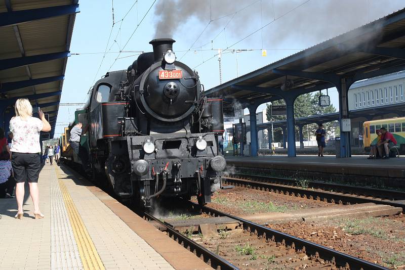 V rámci Slavností pernštejnského panství byl vypraven historický vlak, který stavěl i na nádraží ve Žďáře nad Sázavou. Parní lokomotiva Skaličák táhla soupravu čtyř vagonů "Rybák".