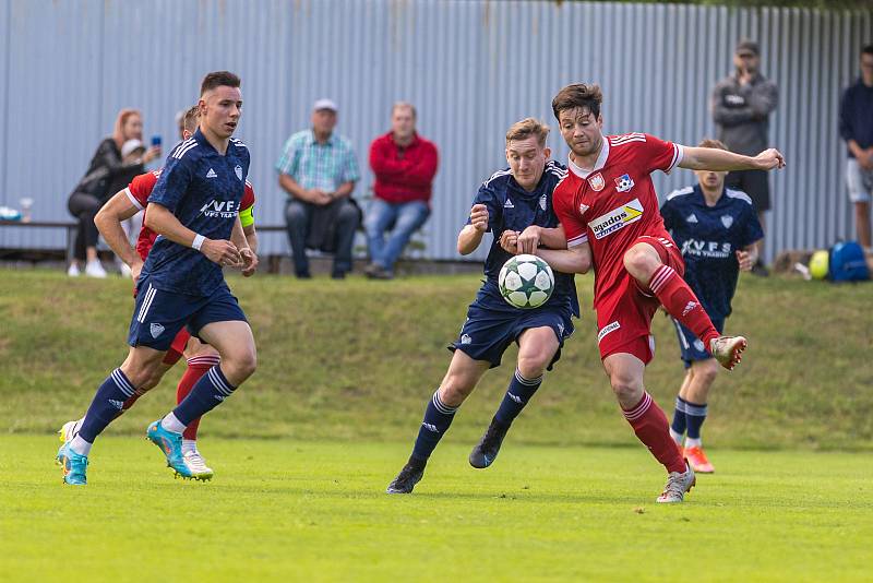 Fotbalové utkání mezi  FC Velké Meziříčí a  SFK Vrchovina Nové Město na  Moravě.