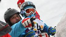 Veřejný závod v alpských disciplínách uspořádal Ski klub Velké Meziříčí na místním Fajtově kopci. Soutěž neohrozilo ani na začátek března již poměrně dost teplé počasí.