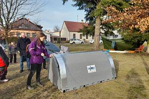 Ve žďárském parku U Ivana vzniklo improvizované stanové městečko lidí bez domova
