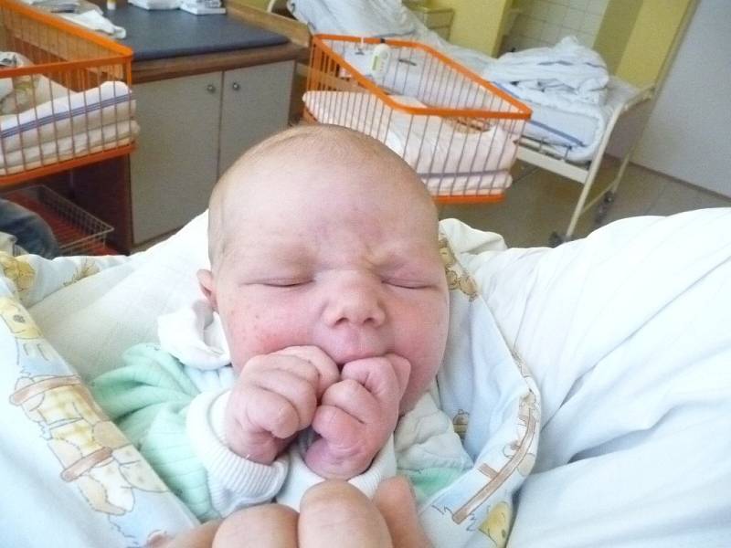 Tomáš Slavík, Žďár nad Sázavou, 5.10. 2013, 3980 g, 51 cm