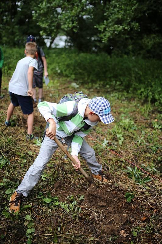 Městský úřad Žďár nad Sázavou pořádal už pátý ročník vzdělávací akce S lesníkem do lesa, potřetí se k organizaci připojilo vedení firmy Kinský Žďár, a.s. a Ústavu pro hospodářskou úpravu lesů Brno.