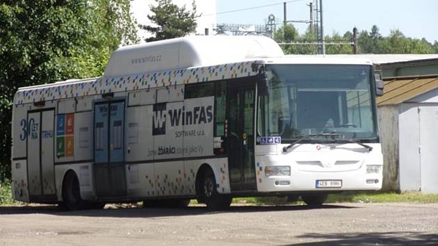 Platba kartou zlevní, hotovostí zdraží. Ve Žďáře od dubna mění ceník