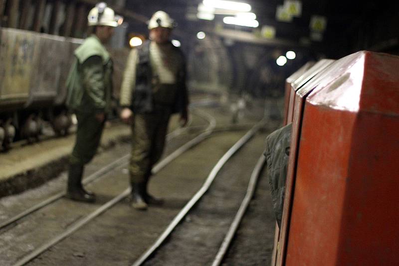 Fotografie ukazují uranový důl v době plného provozu. Nyní je už čtyři roky zavřený.