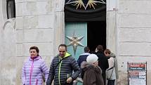 Prohlédnout si zdarma unikátní Žďárský betlém instalovaný v poutním kostele svatého Jana Nepomuckého na Zelené hoře mohli návštěvníci památky UNESCO v pátek 25. prosince odpoledne.