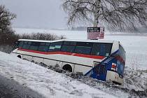 Nehoda autobusu u Škrdlovic na Žďársku