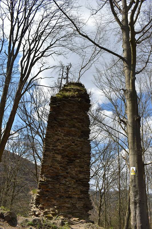 Nádherná příroda, vyhlídková místa a skvělá kuchyně. Na to lákali Šťastní z Víru turisty ze široka daleka. Upravovali cesty a vydávali pohlednice.