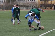 V prvním přípravném utkání porazili fotbalisté Radešínské Svratky (v bílém) hráče z Borů.