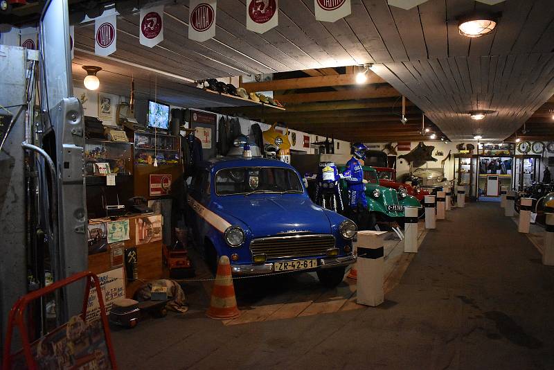 Muzeum historických vozidel v Bystřici ukrývá skutečné poklady.