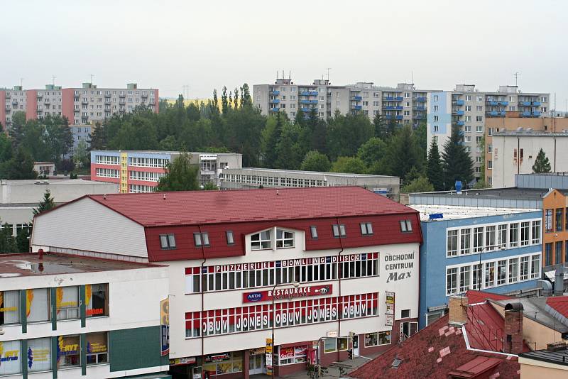 Věž kostela svatého Prokopa nabízí pohled na město a jeho okolí z ptačí perspektivy.