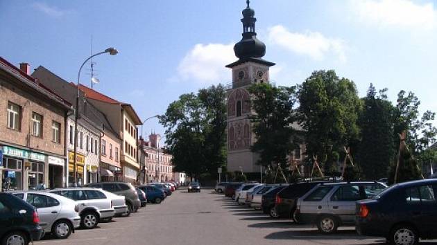 Náměstí v Novém Městě na Moravě.
