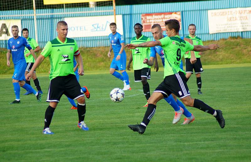 Čtyři branky inkasovalo Nové Město v první půlce, jednu v druhé, a s MOL Cupem se loučí.