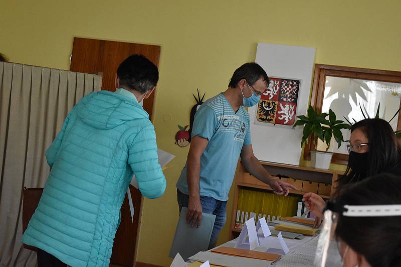 Volby v prvním okrsku se uskutečnily v mateřské škole na Žďárské ulici.