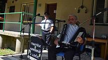 Diváci i účinkující se na setkání harmonikářů a heligonkářů dokonale bavili.