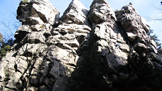 Skalní útvary ve Žďárských vrších jsou lezci často vyhledávané.