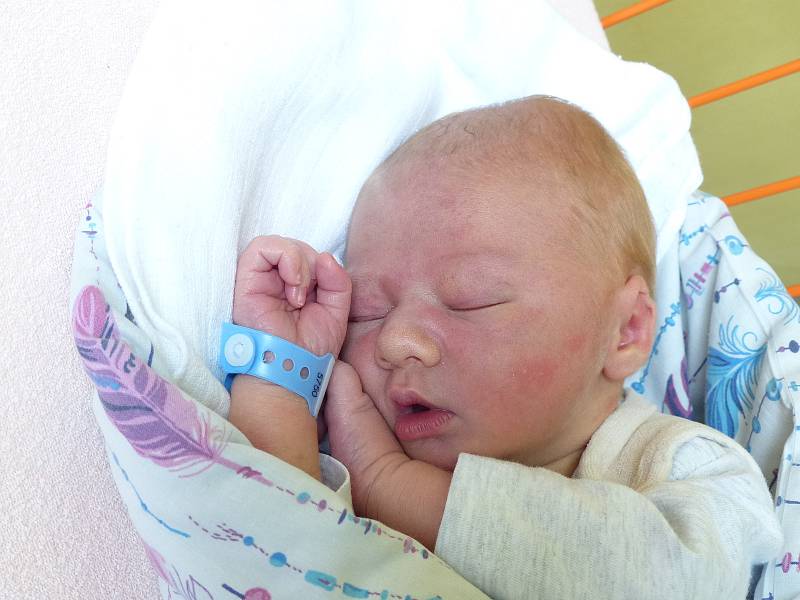 Tomáš Novotný, Obyčtov, 28.9. 2019, 3920 g, 54 cm