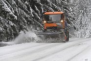 Sníh komplikuje dopravu, ilustrační foto