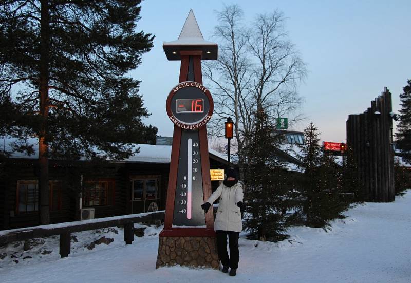 V Rovaniemi bylo v lednu minus 16 stupňů Celsia. Centrum města leží asi pět kilometrů jižně od severního polárního kruhu.