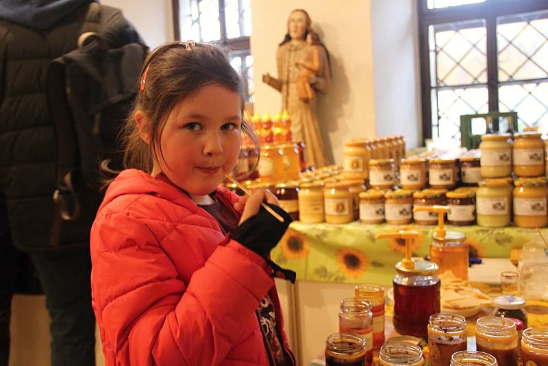 Po celý týden mohou lidé obdivovat a nakupovat produkty od novoměstských včelařů.