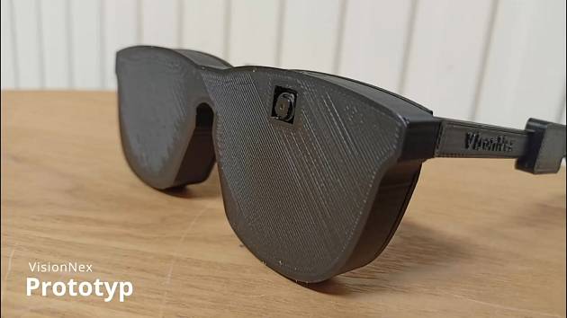 Školáci ze Žďáru vymysleli chytré brýle pro nevidomé, svět mění ve zvuk