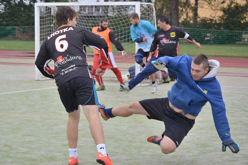 Zápasy Žďárské ligy malé kopané se hrají tradičně v sobotu za 2. základní školou.
