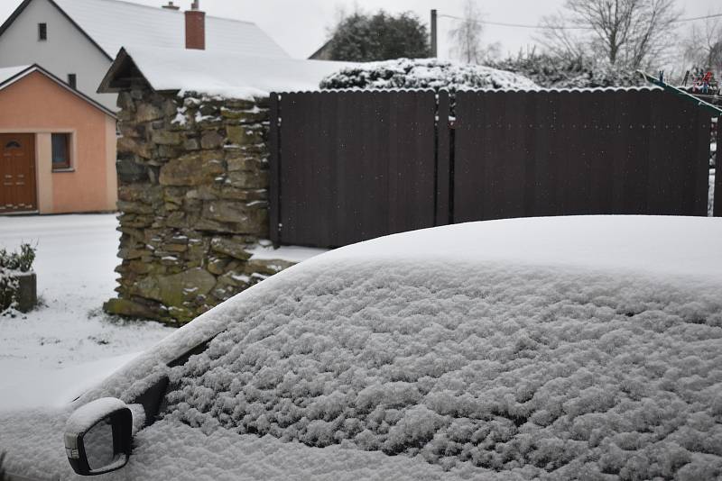 Sněžení hlásí meteorologové i na další dny.