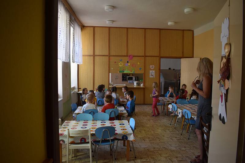 Uhřínov má nejmladší obyvatele na Vysočině. Ve školce už pro ně nemají kapacity.