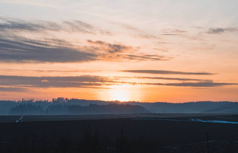 Západy slunce na Žďársku zachycené fotografem. Podívejte se
