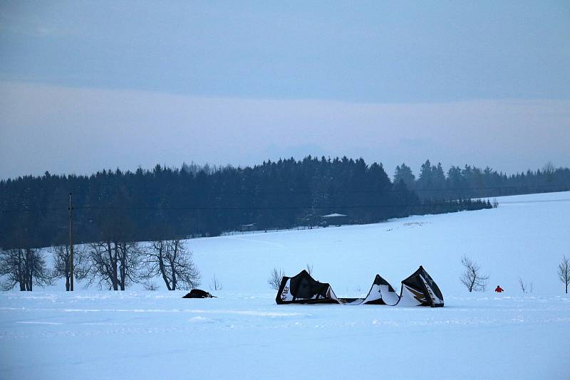 Sníh, vítr a volný prostor bez překážek jsou pro snowkiting ideální.