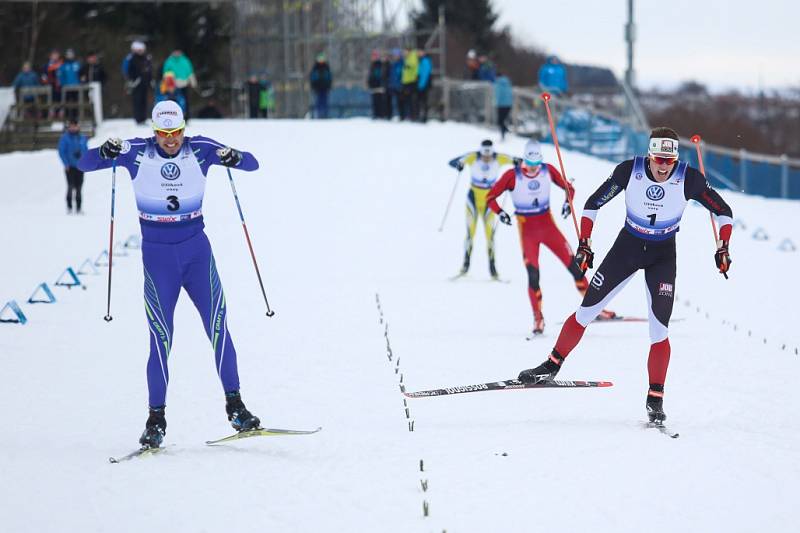 Luděk Šeller z Dukly Liberec a Sandra Schützová ze Ski Jilemnice získali na mistrovství republiky v běhu na lyžích v Novém Městě na Moravě tituly ve sprintu volnou technikou.