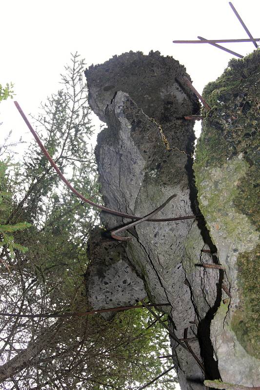 Místo, kde došlo k operaci Vakýra, Hitlerovo Vlčí doupě, je dodnes hojně navštěvované turisty.