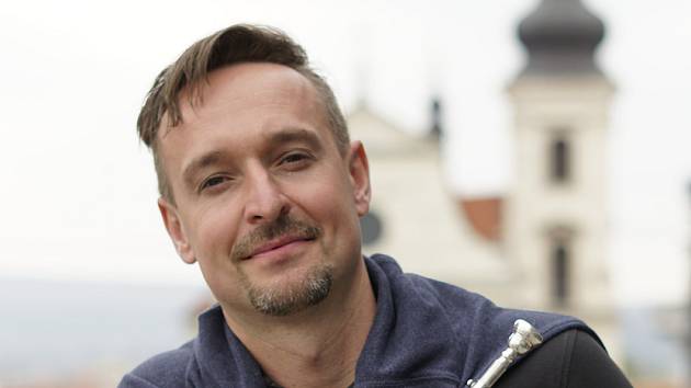 Nechtěl jsem tahat těžký nástroj, prozradil trumpetista Petr Hojač