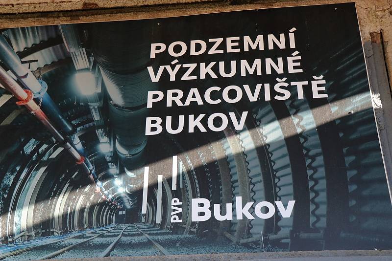 Podzemní laboratoř navázala na prostory bývalých uranových dolů Rožná 1.Výzkum je zaměřený na to, jak bezpečně ukládat vyhořelé jaderné palivo.