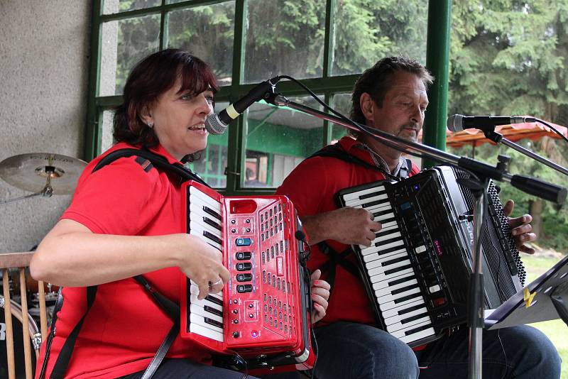 Na své si na akci přijdou milovníci harmonik a heligonek i náruživí tanečníci.