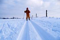 Lyžaři by si měli dát pozor zejména na ohradníkové dráty, které se mohou s ubývajícím sněhem objevit na tratích.
