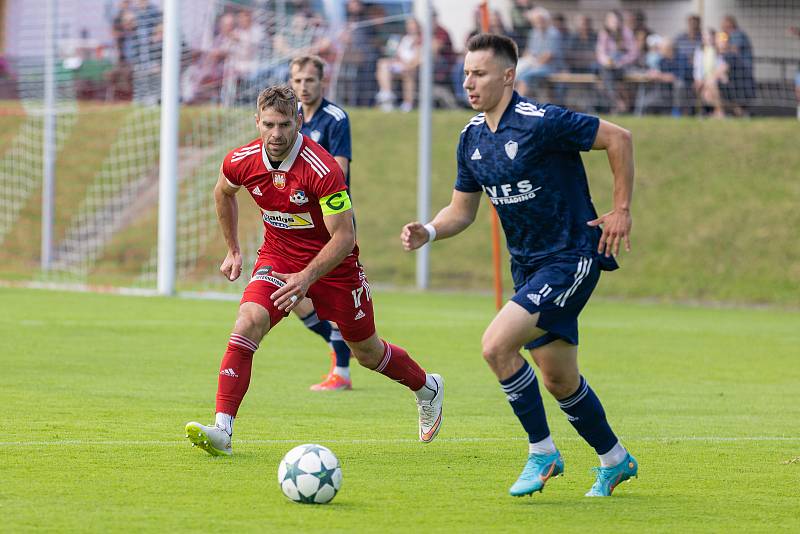 Fotbalové utkání mezi  FC Velké Meziříčí a  SFK Vrchovina Nové Město na  Moravě.