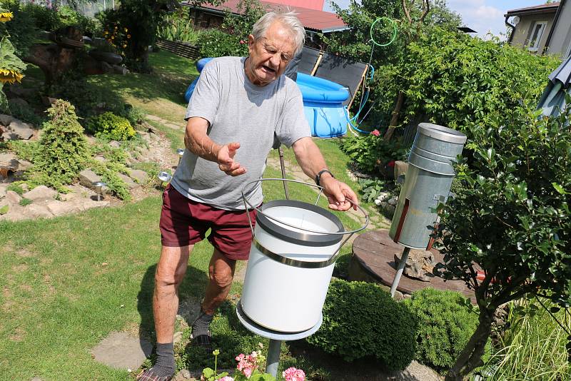 Oldřich Pojezný (na snímku) je správcem hydrometeorologické stanice už dvacet let.